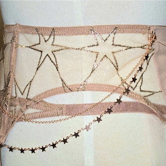 🆕Victoria's Secret Rose Gold Starstruck Bombshell, Garter & Thong - 32D/XS-S/S - Picture 10 of 16